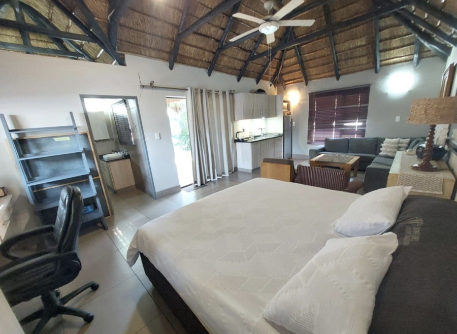 To Let 4 Bedroom Property for Rent in Flamwood North West